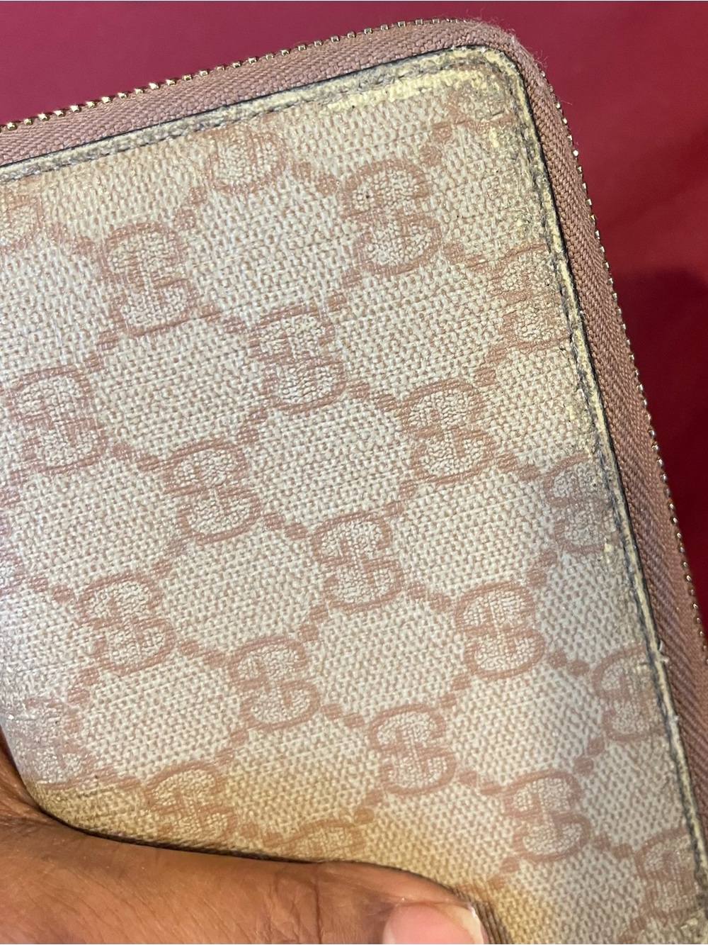 Gucci Beige GG Zip-Around Wallet with Gold Charm - Picture 5 of 15